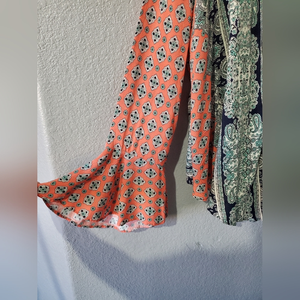 Women's Multicolor Patterned Top - Picture 5 of 11